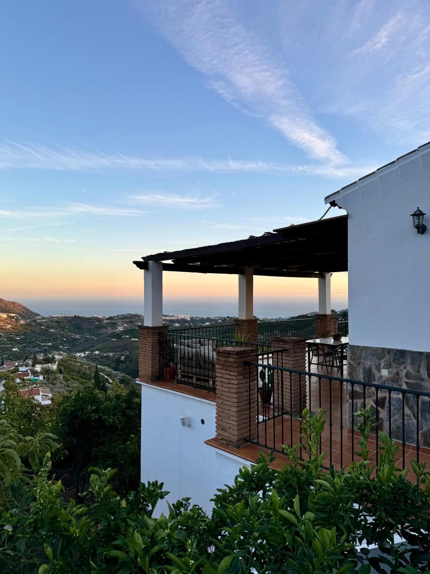 Villa En Frigiliana Con Piscina, Jacuzzi Y Espectaculares Vistas Экстерьер фото